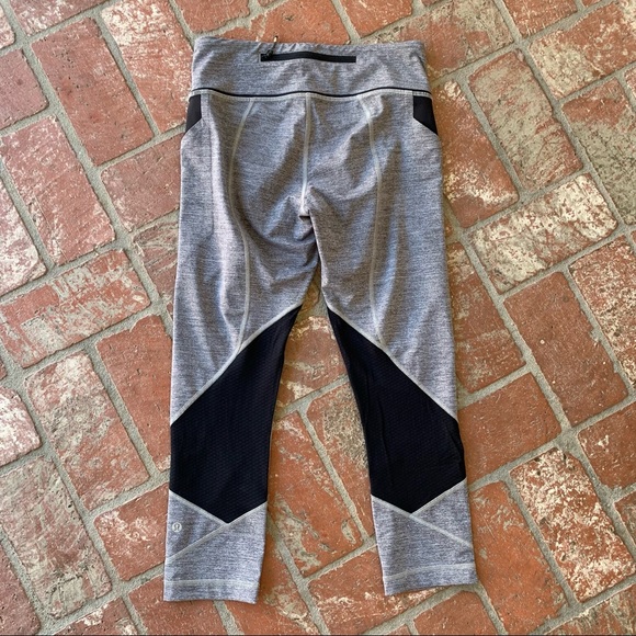 Lululemon Leggings W/ Pockets Size 6! - Picture 5 of 6
